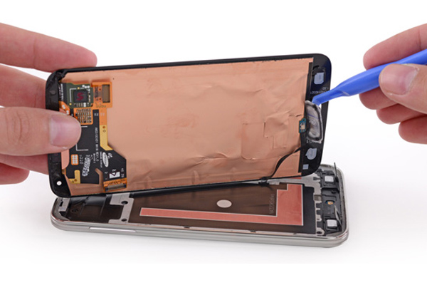 Процесс замены стекла Samsung Galaxy S3